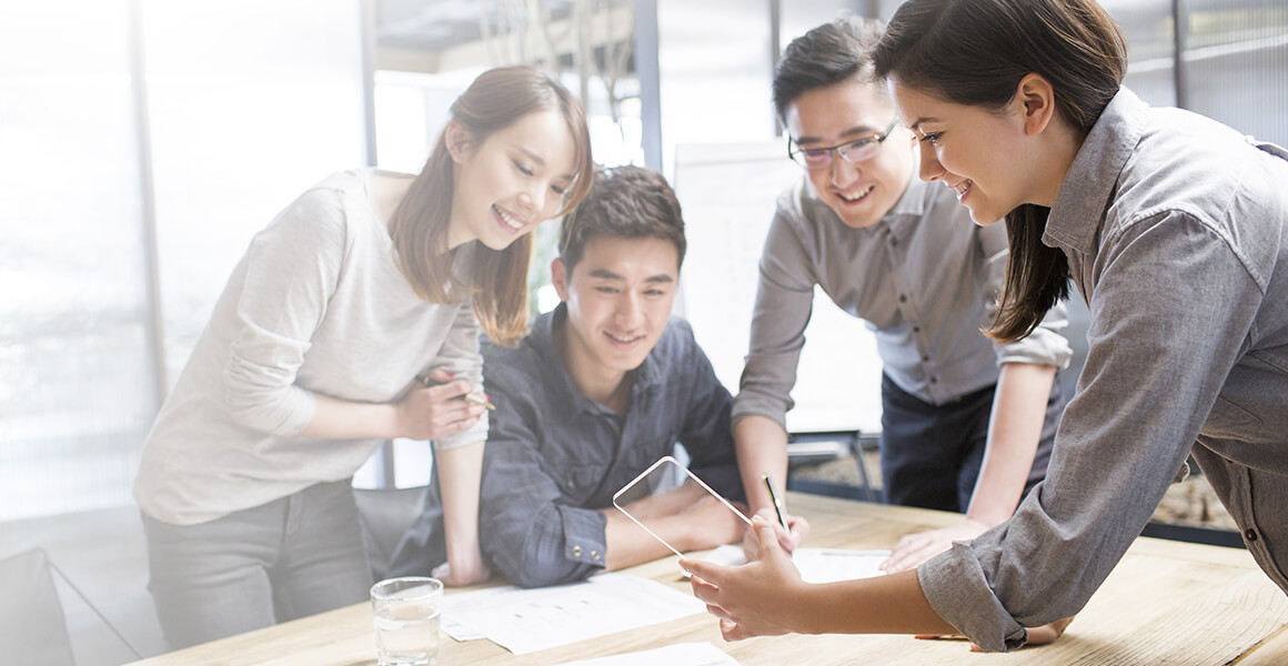 為原廠開創市場、創造需求並擔任高效物流服務的供應商