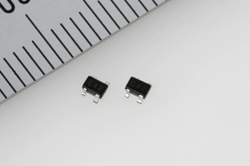 SSOT-24 packege(2.0x2.1xh1.1mm)